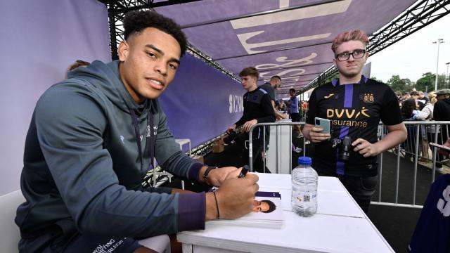 博鱼官网-王勤伯：教本国球员西班牙语的比利时豪门